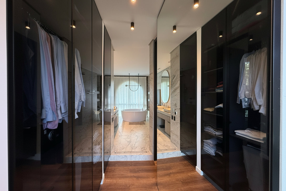 Furnished duplex penthouse in Las Lomas, El Poblado with terrace, pool and sauna