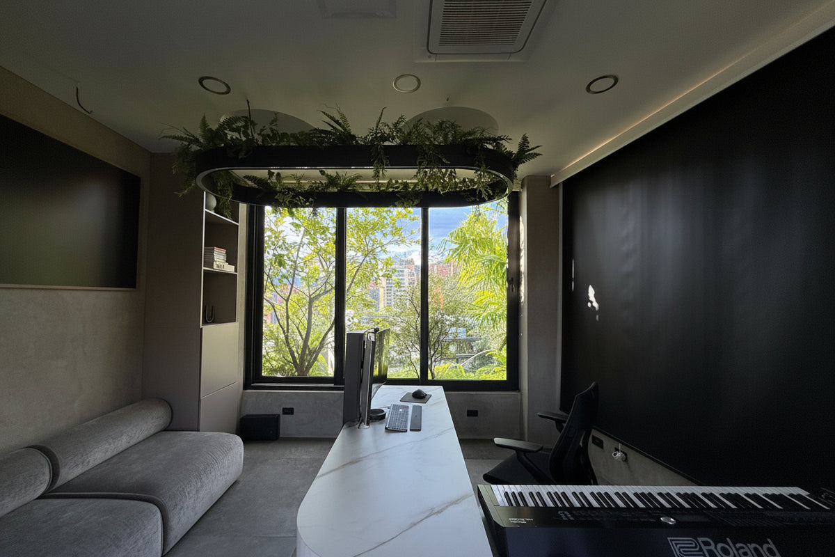 Furnished duplex penthouse in Las Lomas, El Poblado with terrace, pool and sauna