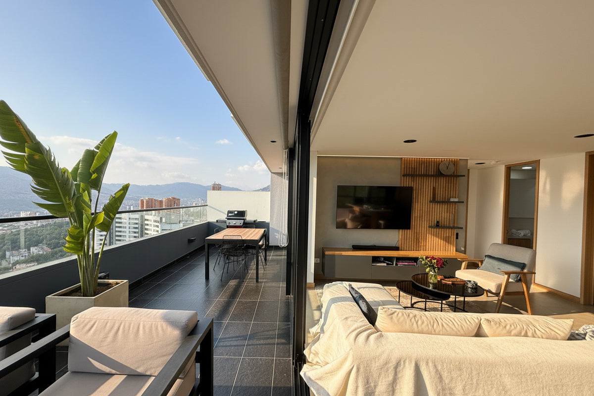 Apartamento amoblado en renta en Palmas El Poblado con terraza y BBQ