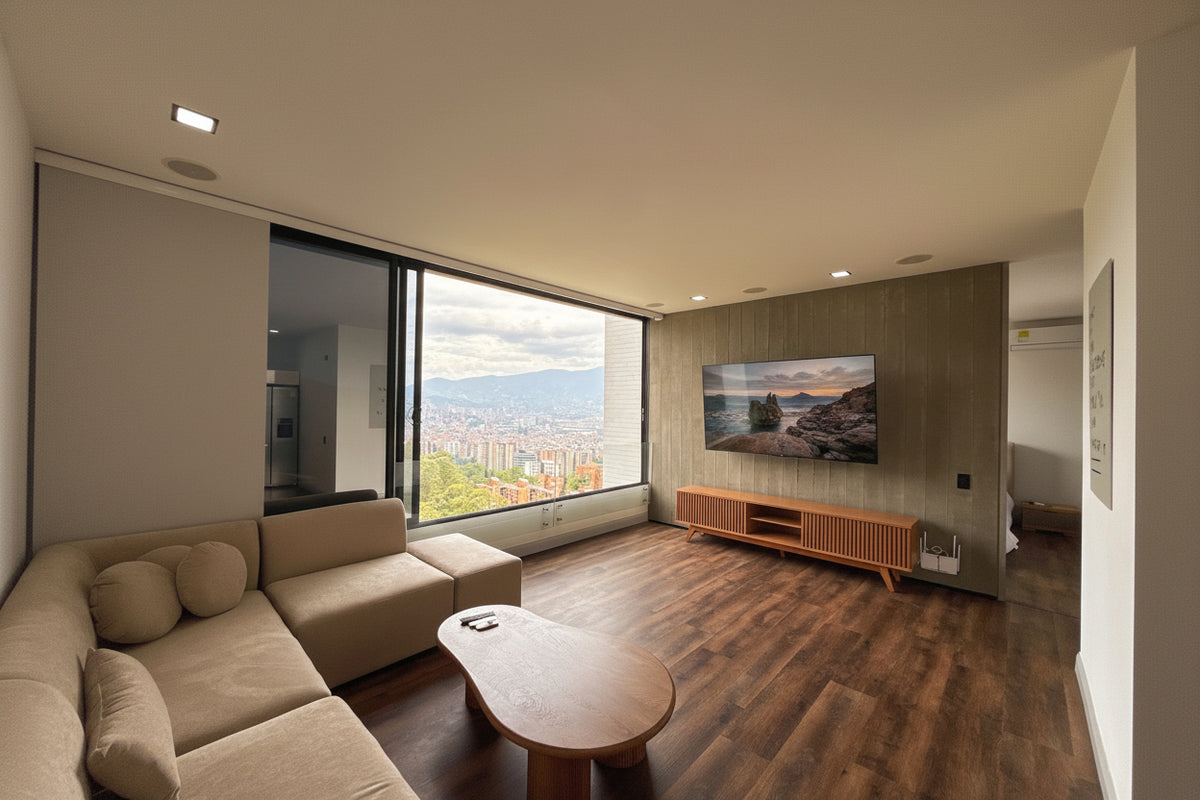 Apartamento en Piso Alto con Vista Verde | Sector San Lucas, El Poblado
