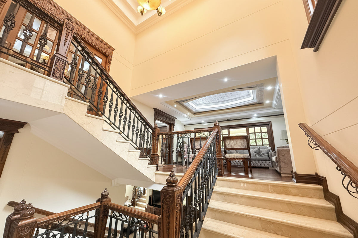 Casa con Gran Jardín y Alto Potencial de Remodelación en El Poblado