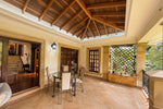 Casa con Gran Jardín y Alto Potencial de Remodelación en El Poblado
