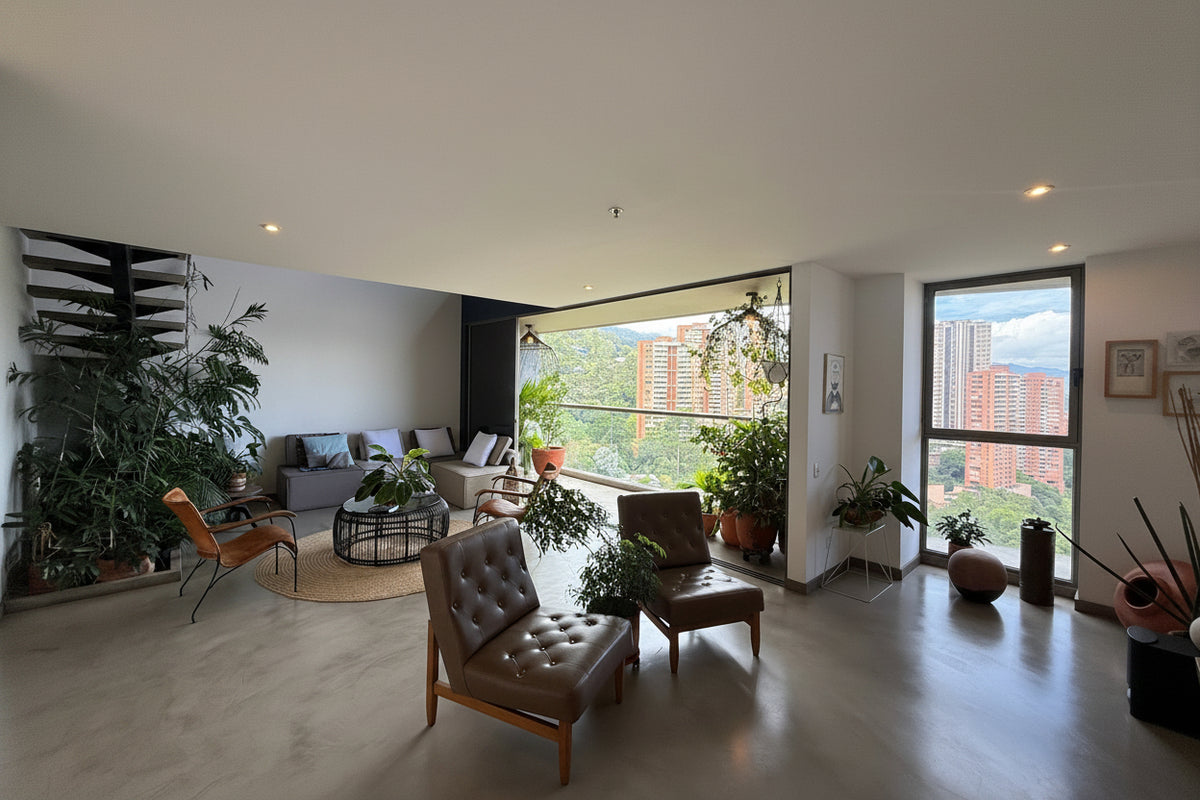 Penthouse Triplex Amoblado en El Poblado | 211 m² y Jacuzzi