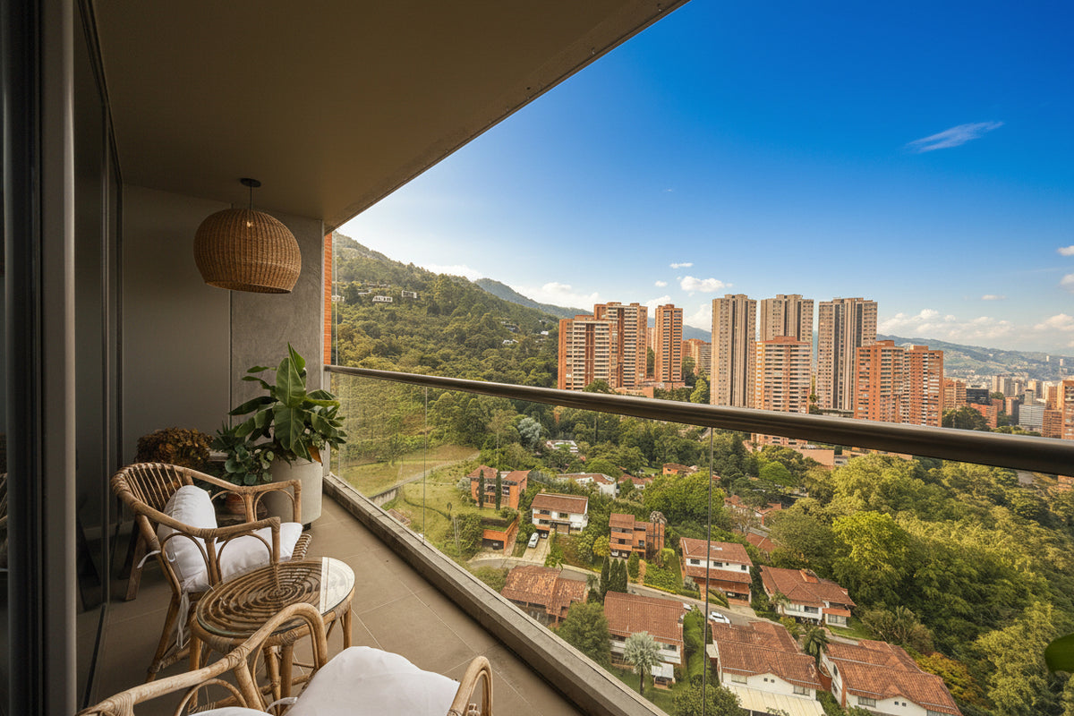 Penthouse Triplex Amoblado en El Poblado | 211 m² y Jacuzzi