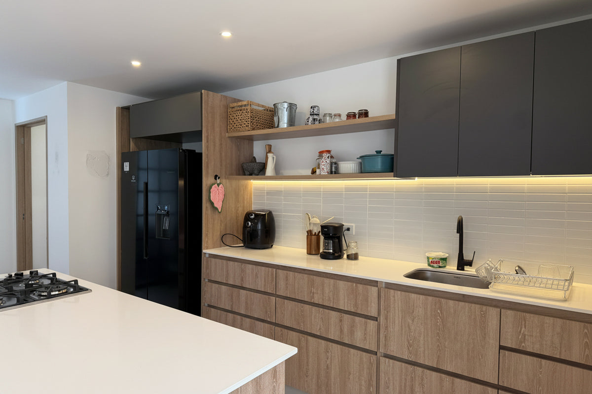 Apartamento moderno en Castropol con balcón y Unidad cerrada con piscina – 2 habitaciones