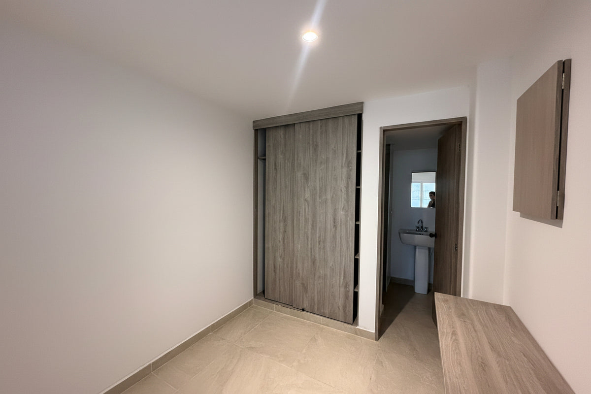 Apartamento remodelado en Castropol, El Poblado | 295 m² con acabados modernos