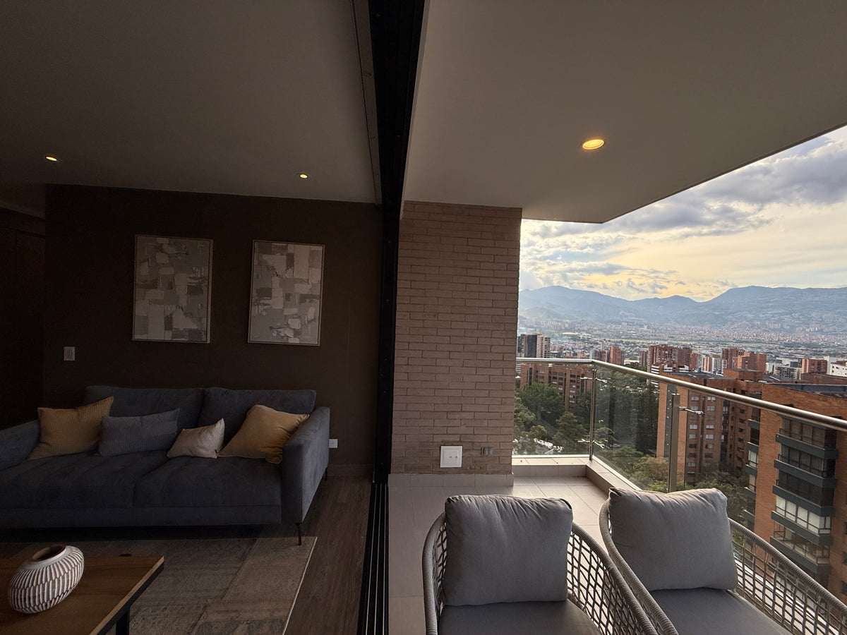 Apartamento moderno en El Poblado Transversal Inferior | 2 habitaciones | Balcón con vista Panorámica