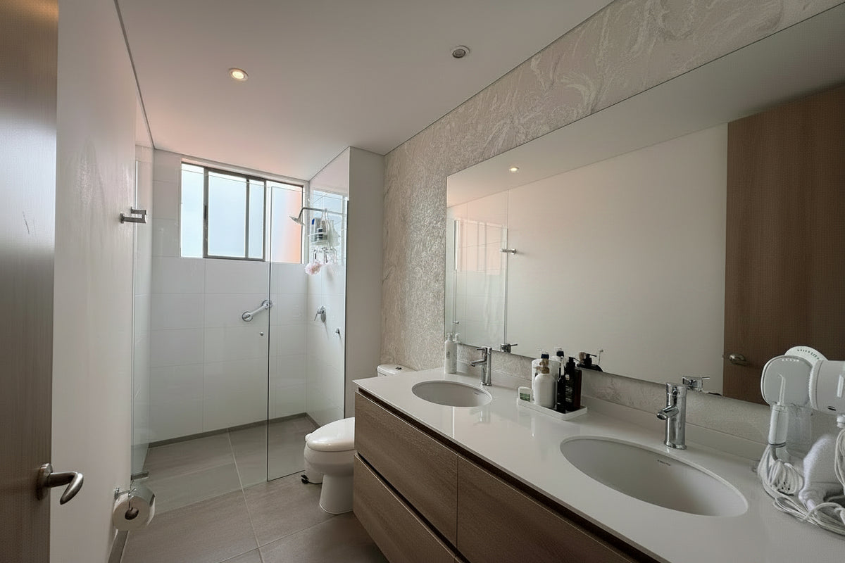Apartamento amoblado en Castropol, El Poblado | 123 m², 3 habitaciones y balcón