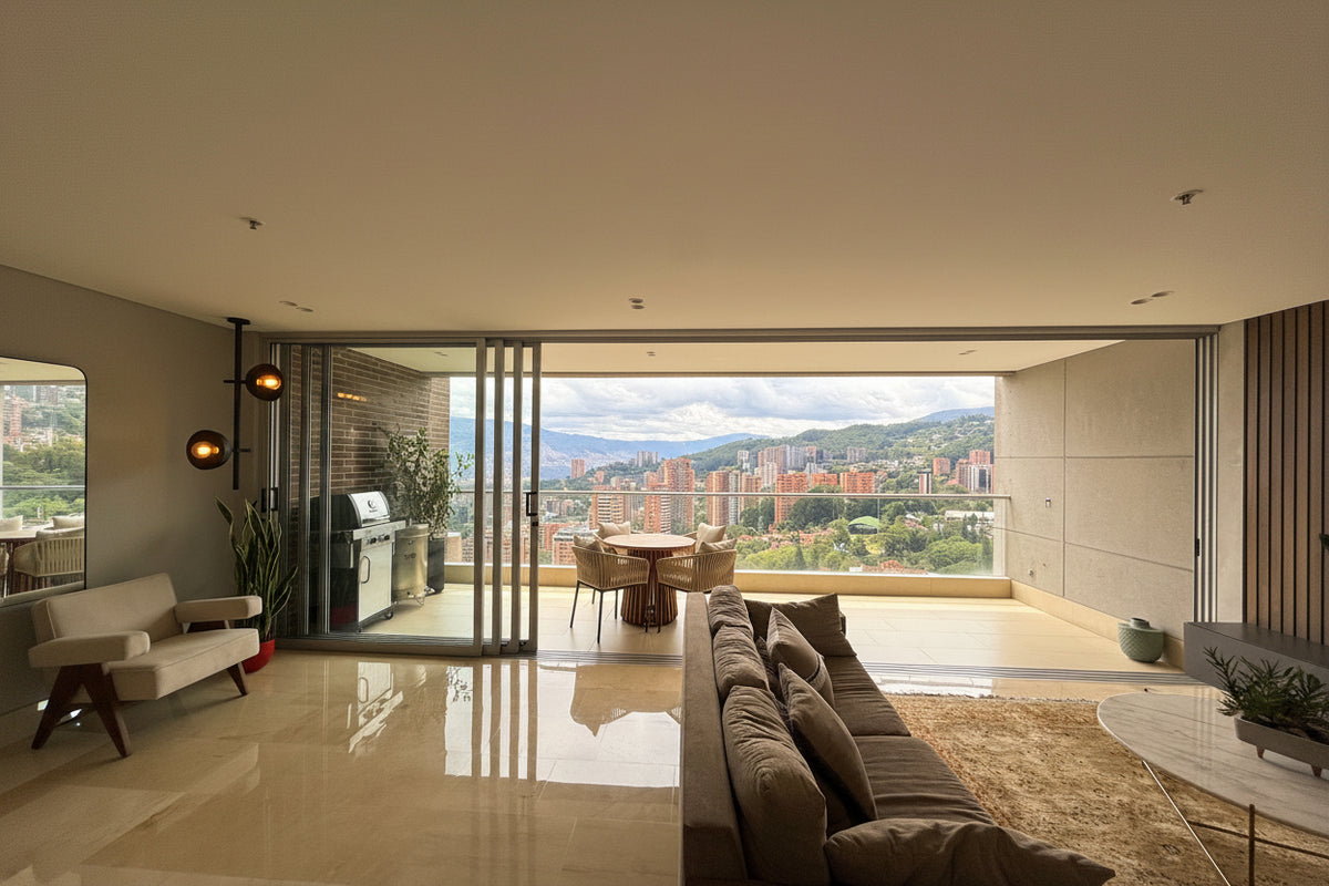 Apartamento en El Tesoro, El Poblado, con 198 m², vista panorámica y completas zonas comunes