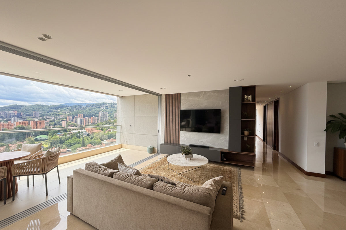Apartamento en El Tesoro, El Poblado, con 198 m², vista panorámica y completas zonas comunes