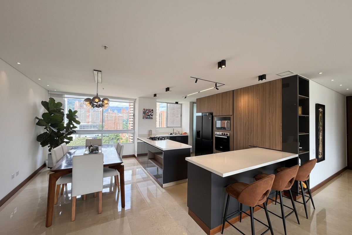 Apartamento en El Tesoro, El Poblado, con 198 m², vista panorámica y completas zonas comunes