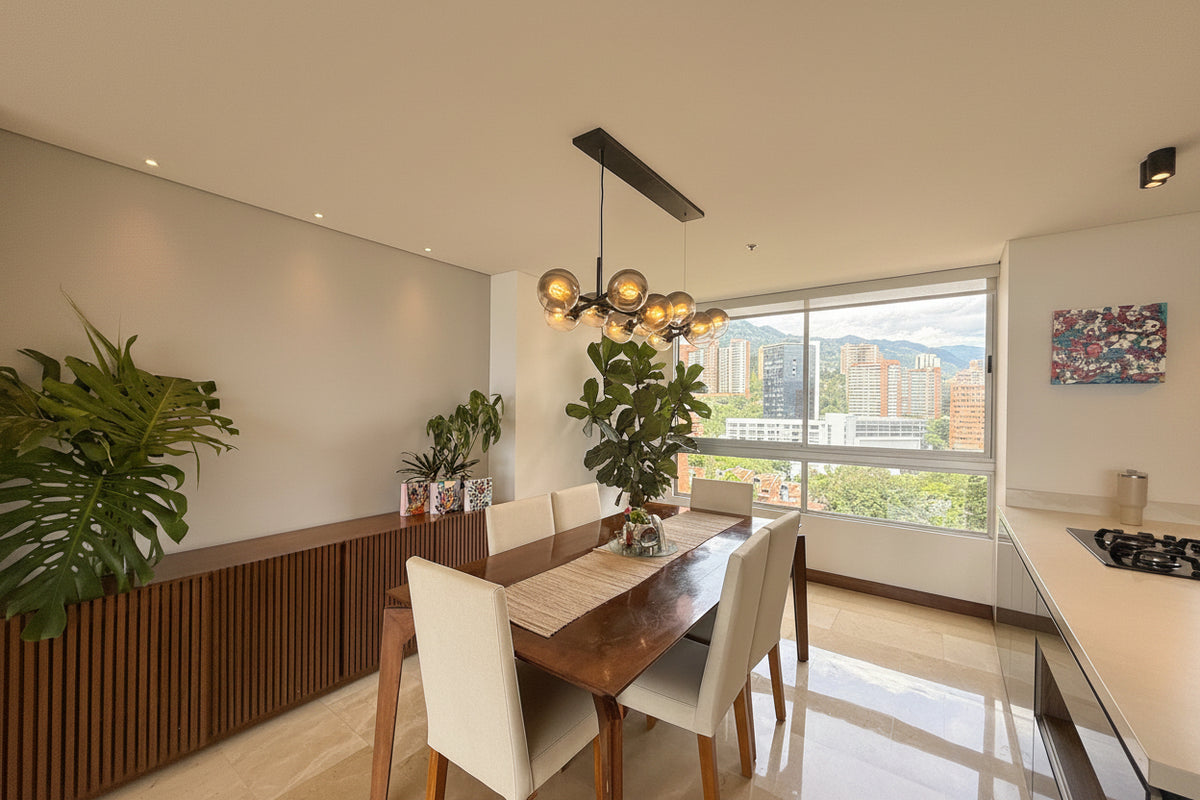 Apartamento en El Tesoro, El Poblado, con 198 m², vista panorámica y completas zonas comunes