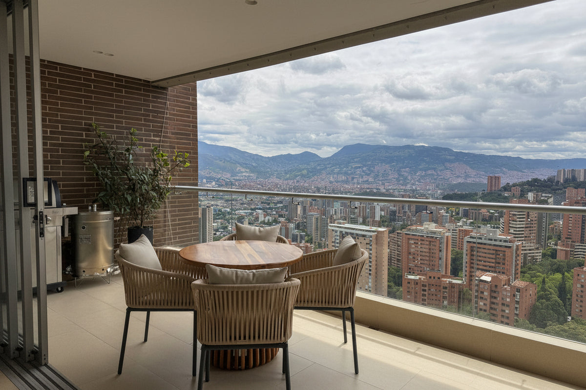 Apartamento en El Tesoro, El Poblado, con 198 m², vista panorámica y completas zonas comunes