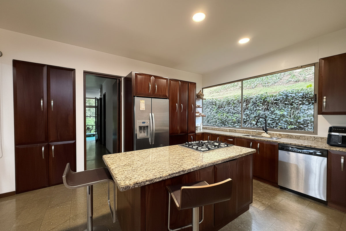 Casa de 368 m² en lote de 2.882 m² con vista panorámica en Las Palmas