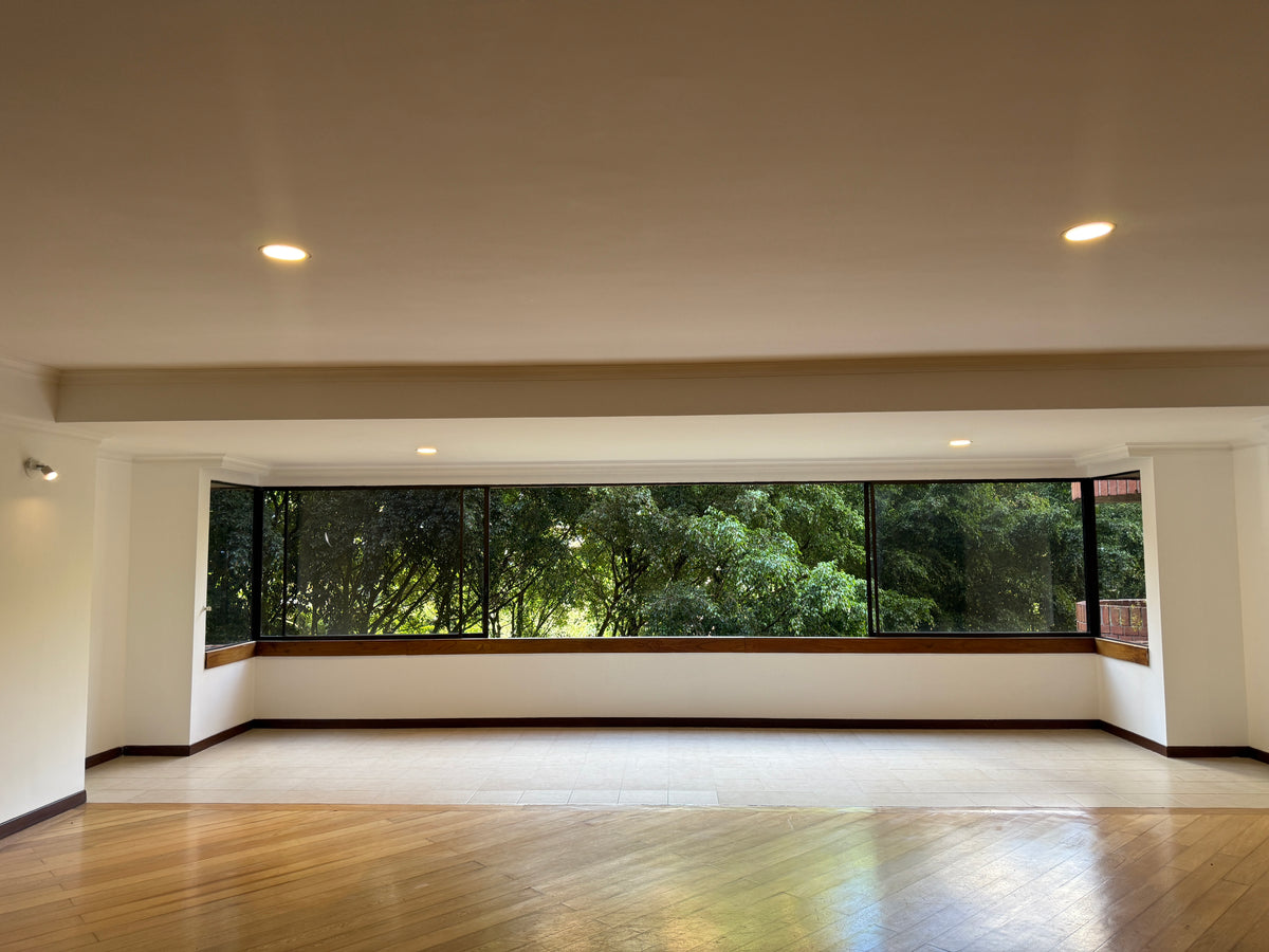Apartamento de 241 m² para remodelar en Loma de Los Balsos, El Poblado