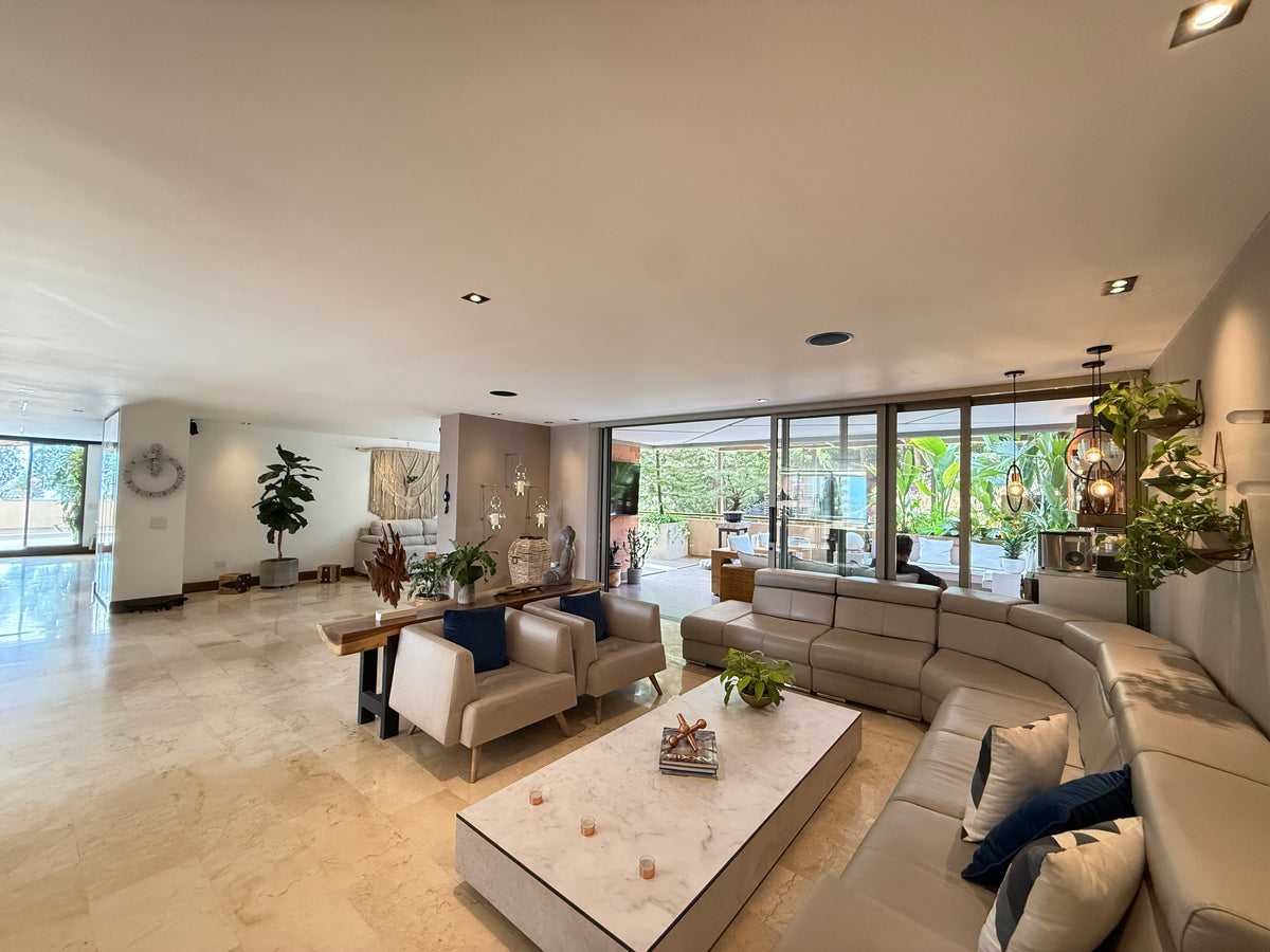 Apartamento con Terraza Privada, Jacuzzi y Turco en Del Este | 232 m² + 227 m²