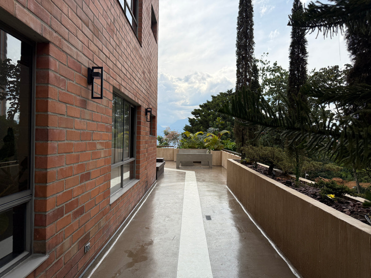 Apartamento con Terraza Privada, Jacuzzi y Turco en Del Este | 232 m² + 227 m²