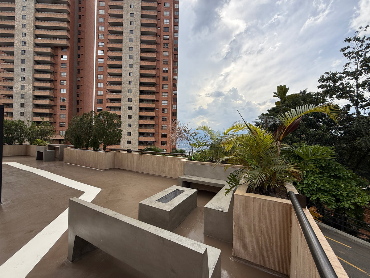 Apartamento con Terraza Privada, Jacuzzi y Turco en Del Este | 232 m² + 227 m²