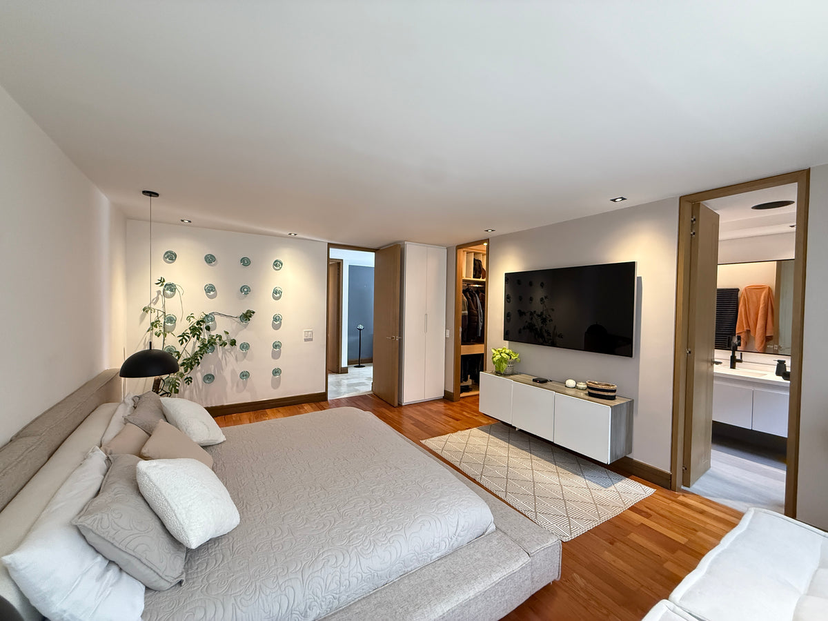 Apartamento con Terraza Privada, Jacuzzi y Turco en Del Este | 232 m² + 227 m²