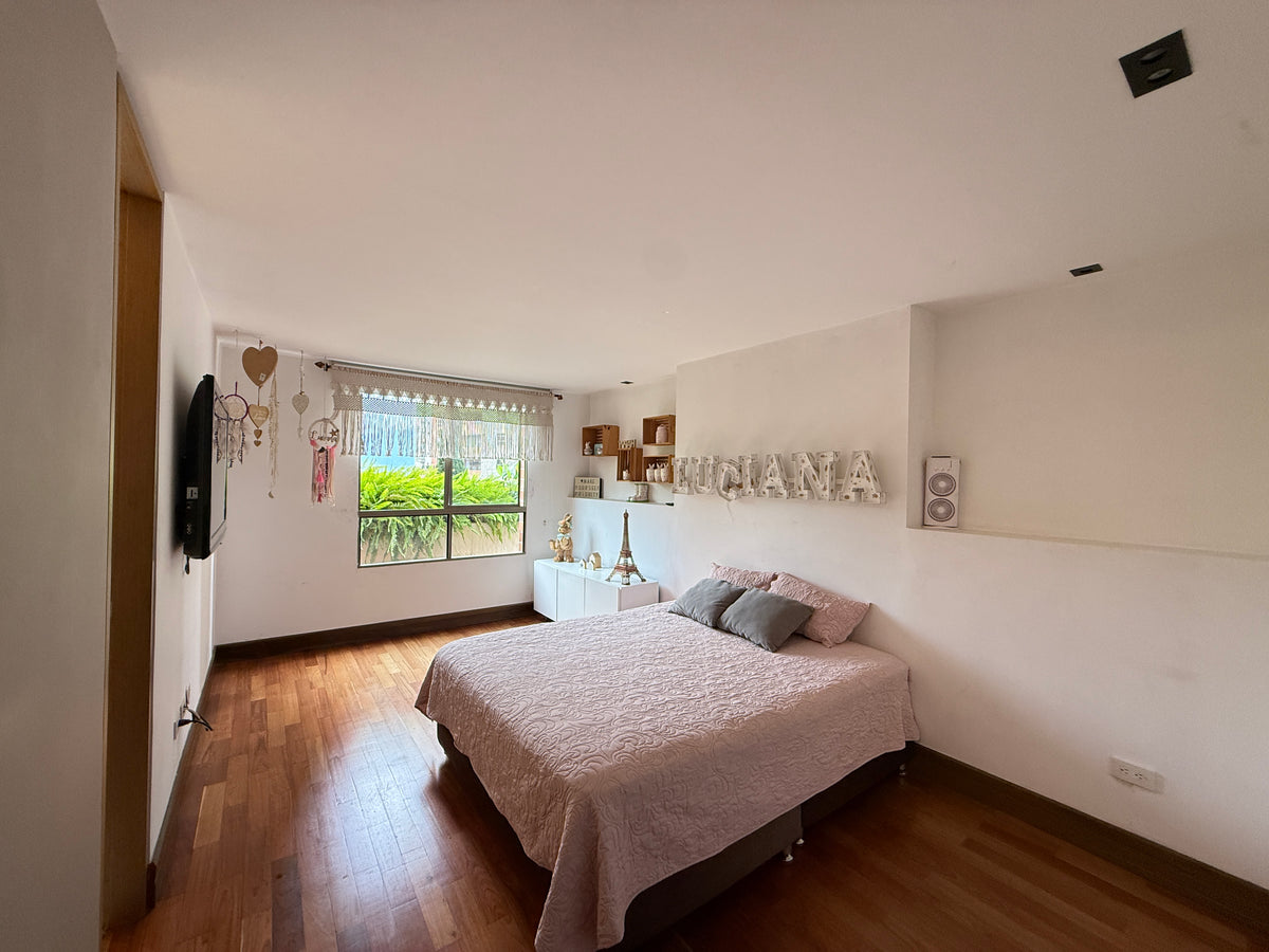 Apartamento con Terraza Privada, Jacuzzi y Turco en Del Este | 232 m² + 227 m²