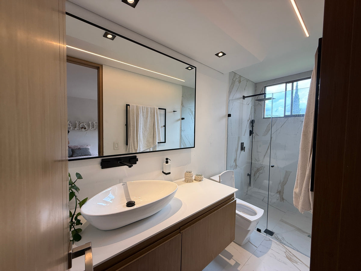 Apartamento con Terraza Privada, Jacuzzi y Turco en Del Este | 232 m² + 227 m²