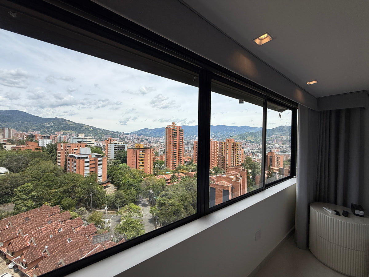 Penthouse en San Lucas Medellín | 420 m², Terraza, Piscina Privada y Amoblado