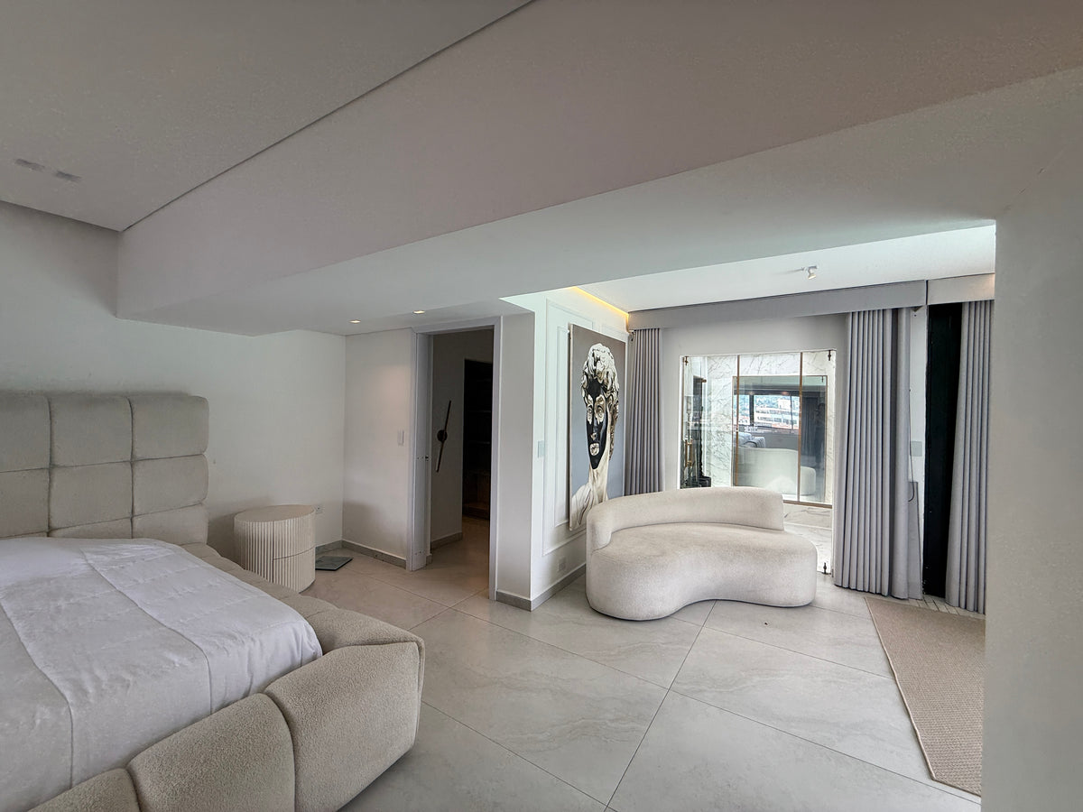 Penthouse en San Lucas Medellín | 420 m², Terraza, Piscina Privada y Amoblado