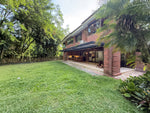 Casa amplia de dos niveles cerca de Universidad CES e Intercontinental