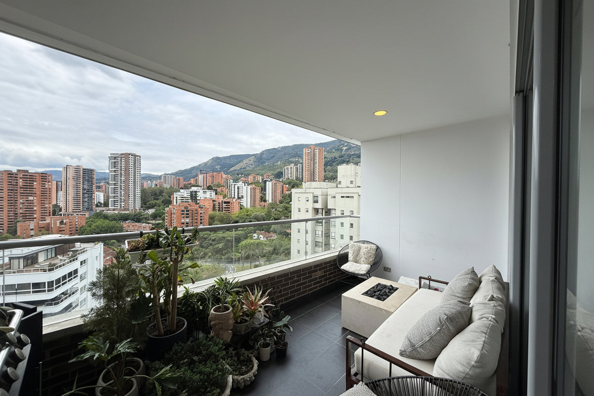 Apartamento en piso alto con vista panorámica en Los Balsos