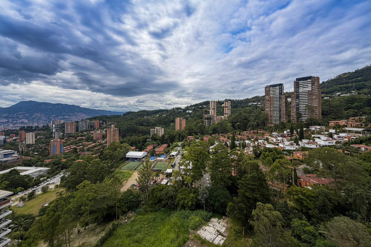 Dúplex con balcones vista panorámica sector Cola del Zorro, El Poblado