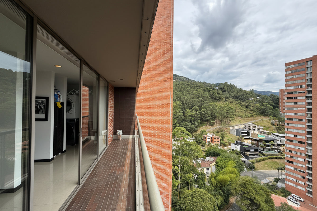 Dúplex con balcones vista panorámica sector Cola del Zorro, El Poblado