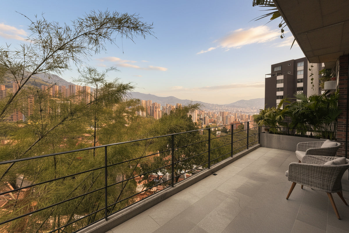 Exclusivo apartamento de 256 m² con estudio y 3 parqueaderos en El Poblado