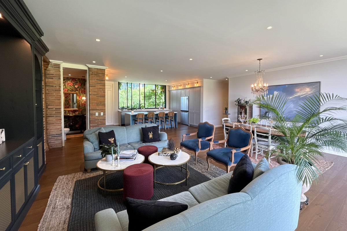 Exclusivo apartamento de 256 m² con estudio y 3 parqueaderos en El Poblado