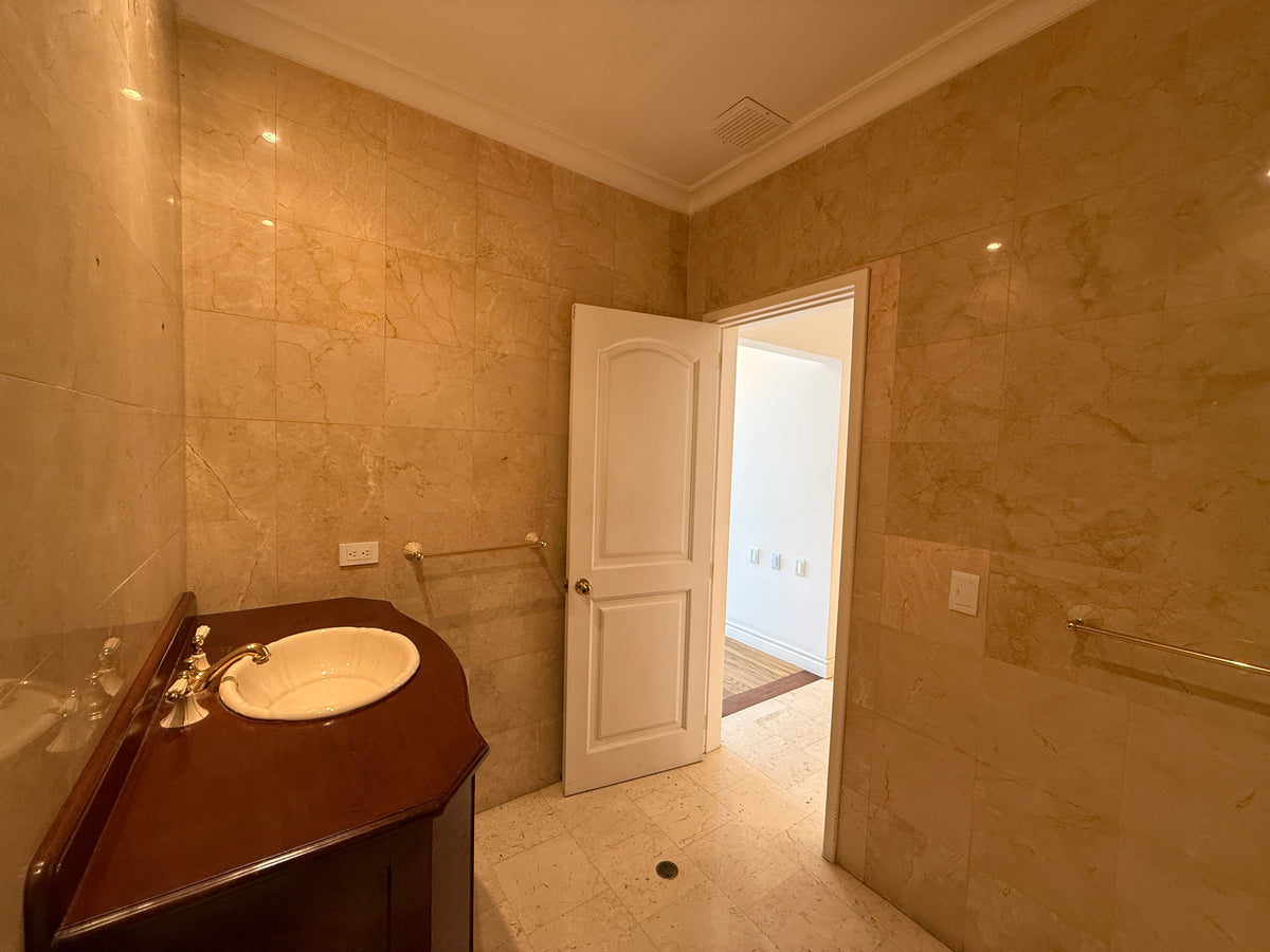 Apartamento muy amplio de 296 m² con terraza Sector Altos del Poblado