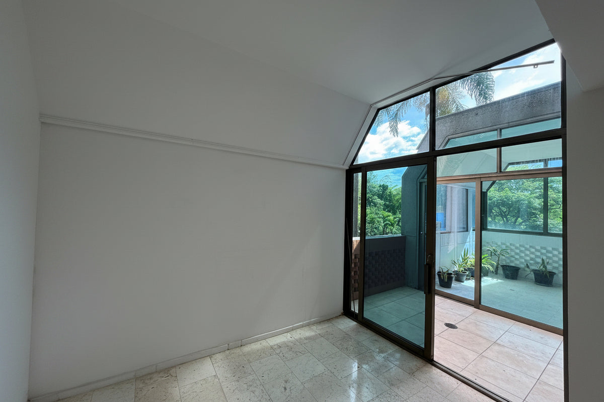 Apartamento muy amplio de 296 m² con terraza Sector Altos del Poblado