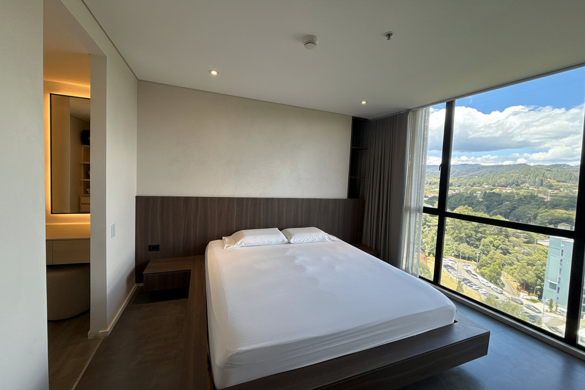 Penthouse Dúplex Amoblado con Jacuzzi y Domótica en Alto de Las Palmas