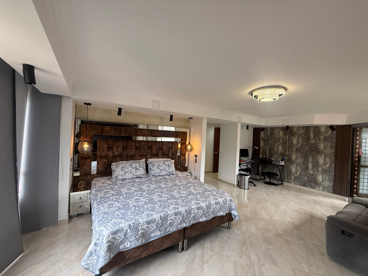 Penthouse oportunidad para remodelar 380 m² cerca al Mall Santa Fe | El Poblado