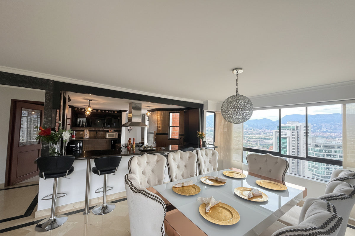 Penthouse oportunidad para remodelar 380 m² cerca al Mall Santa Fe | El Poblado