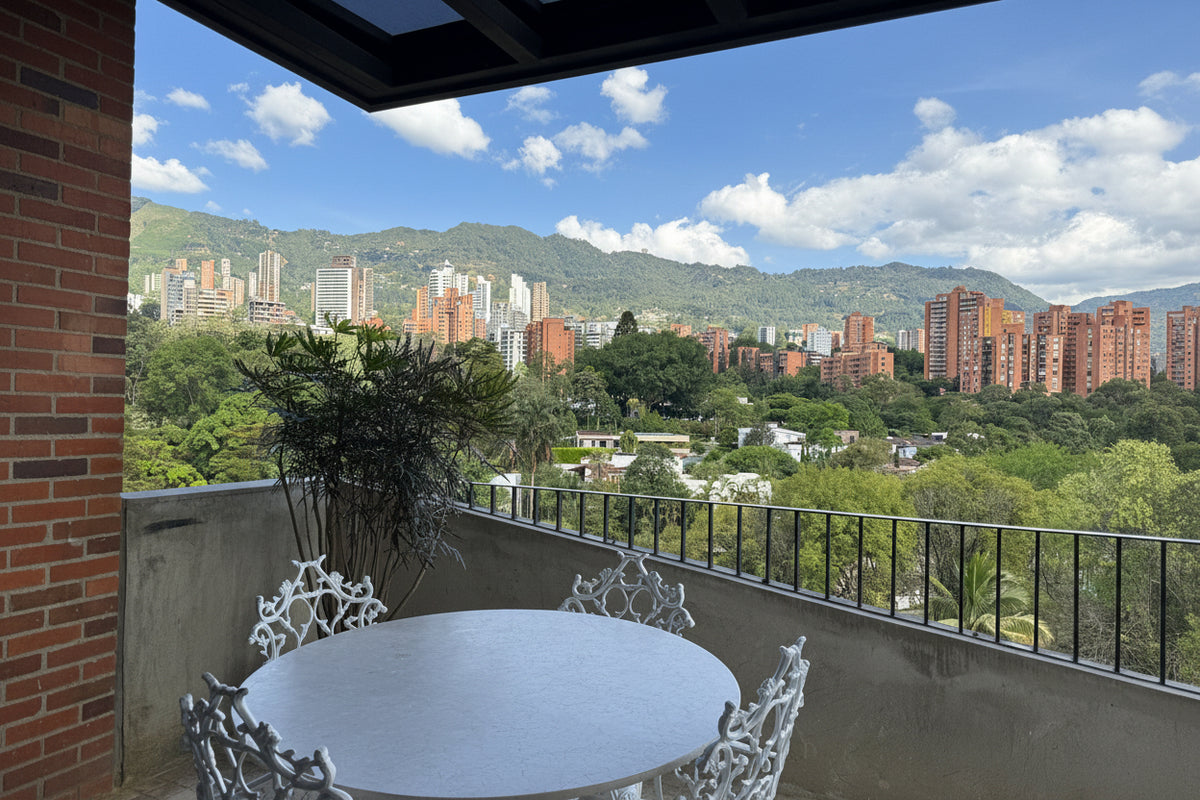 Apartamento dúplex de 368 m² en El Poblado | Cerca al Club Campestre