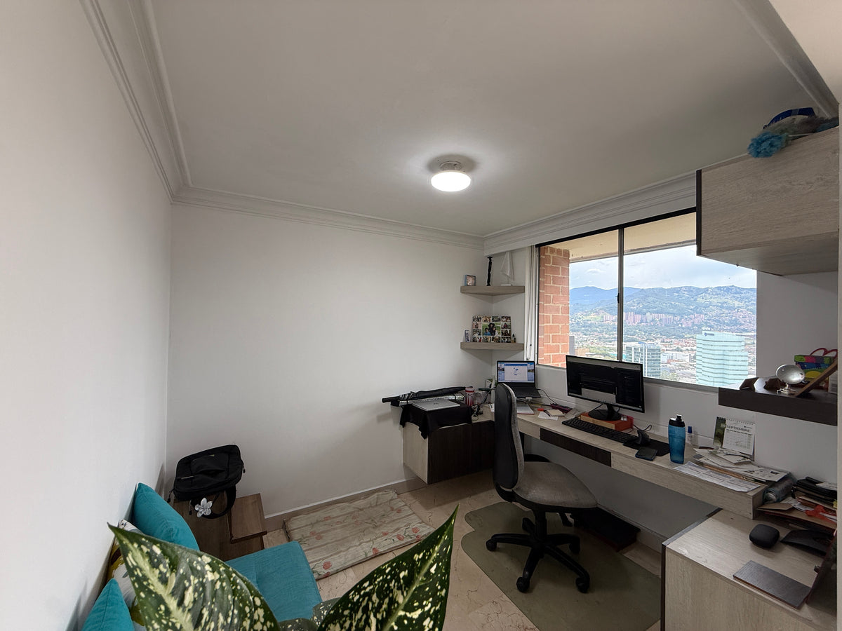 Apartamento para remodelar de 105 m² en Castropol, El Poblado
