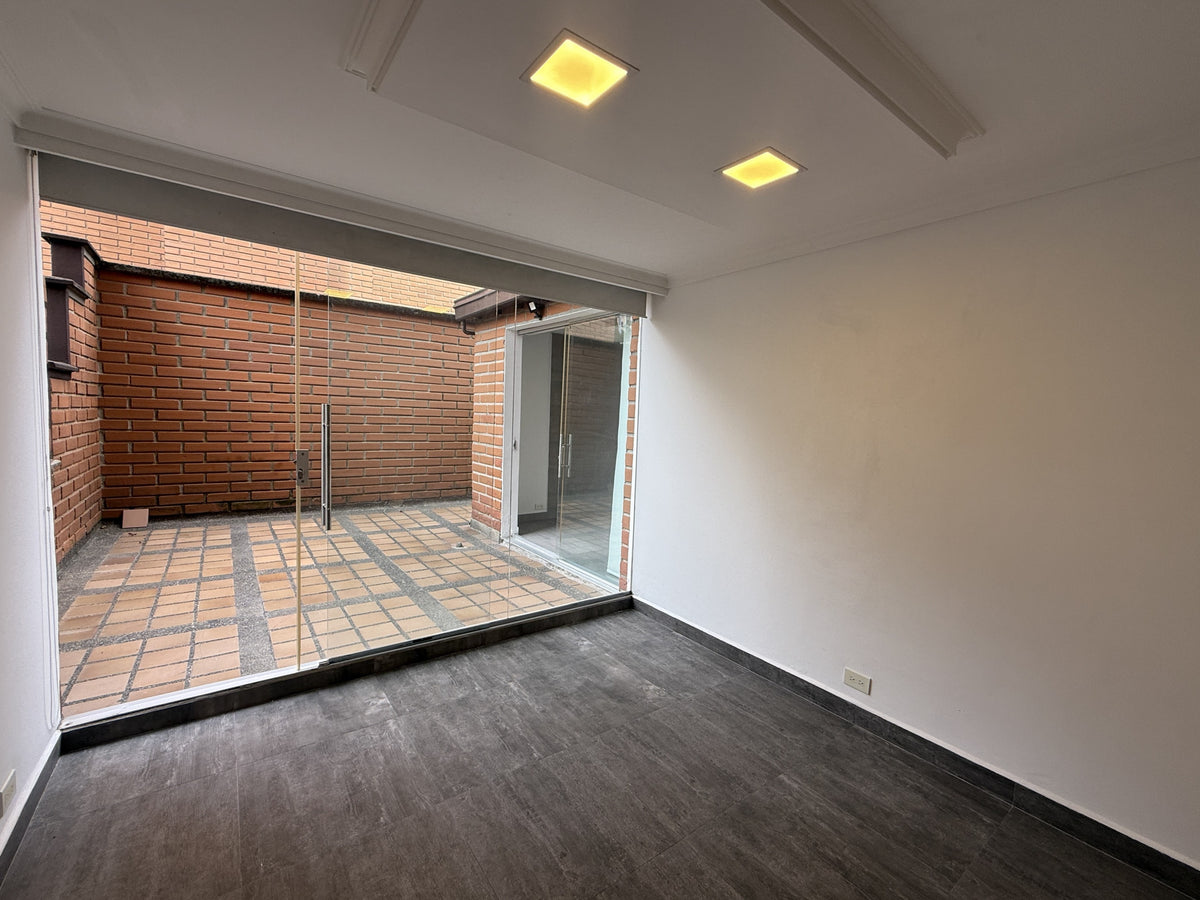 Apartamento con terrazas en Loma de Los Parra
