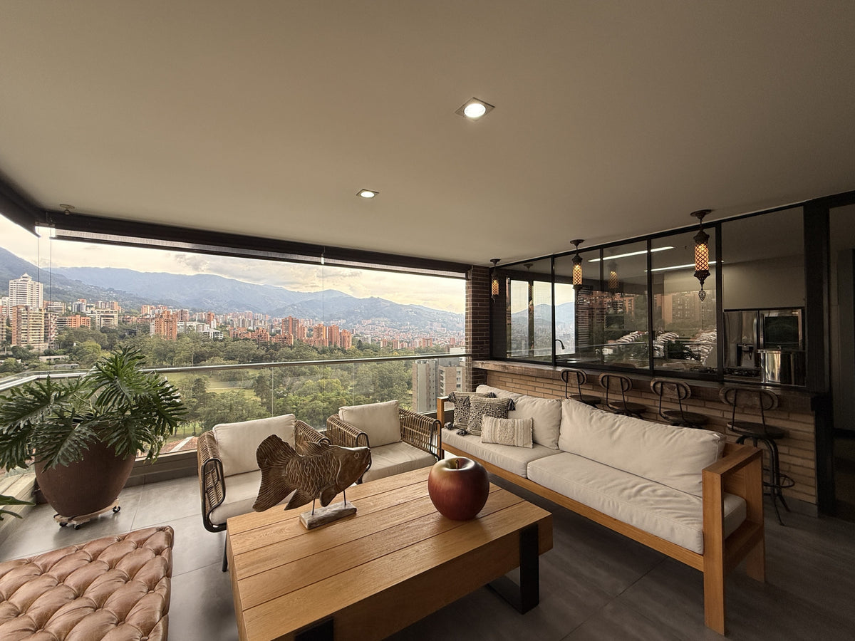 Apartamento de 330 m² en piso alto con vista privilegiada
