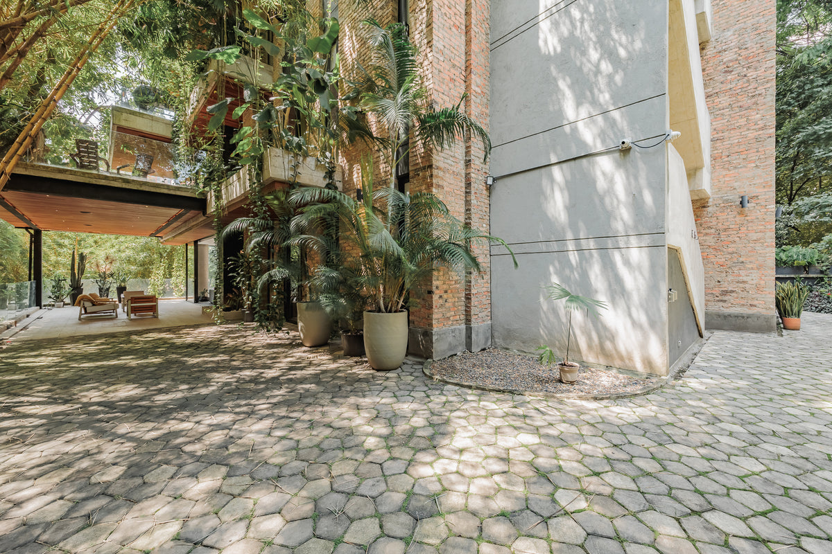 Boutique Apartment with Terrace, Vizcaya Sector, 3 BR 