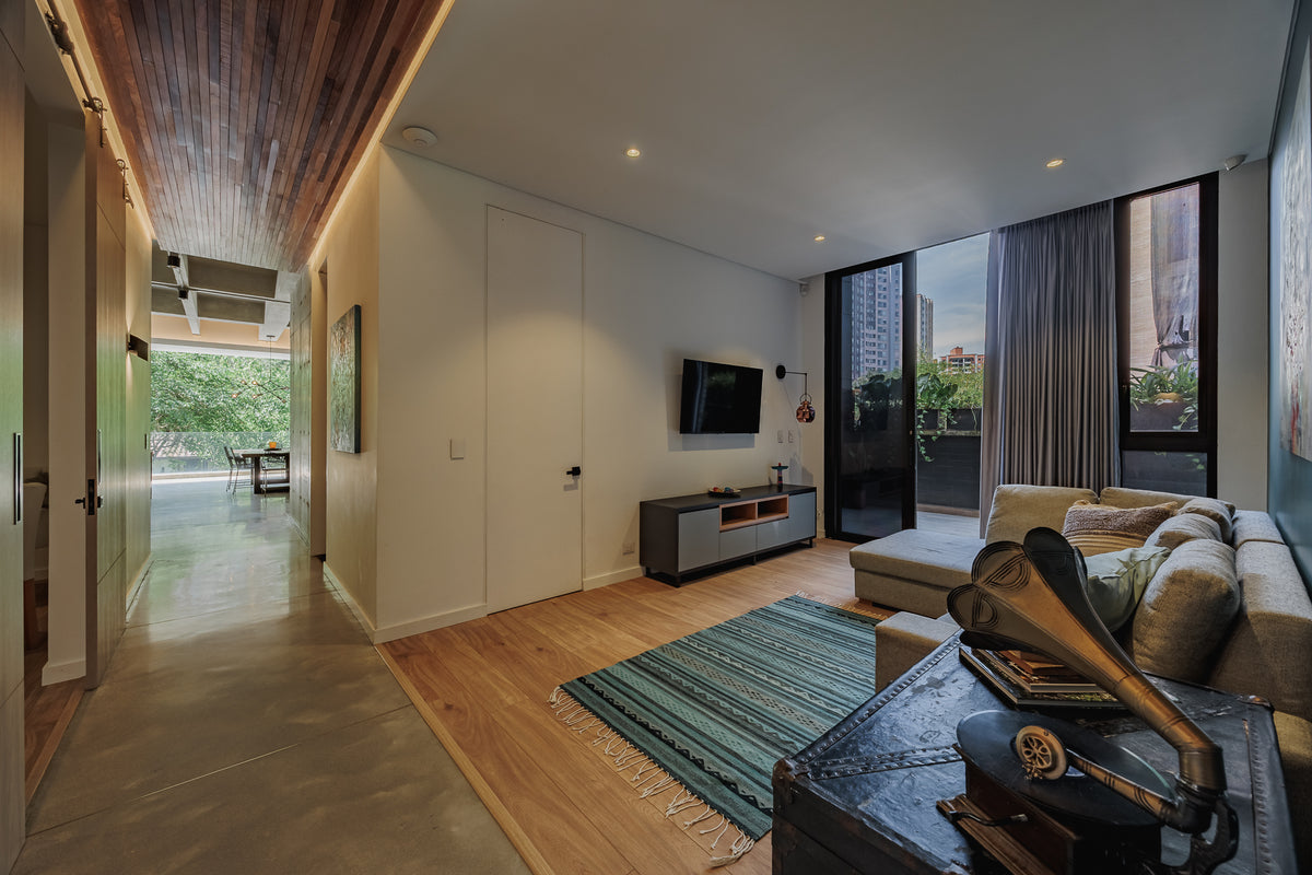 Boutique Apartment with Terrace, Vizcaya Sector, 3 BR 