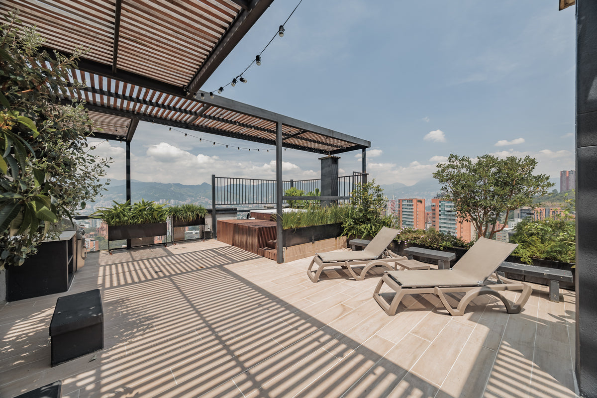 Boutique Apartment with Terrace, Vizcaya Sector, 3 BR 