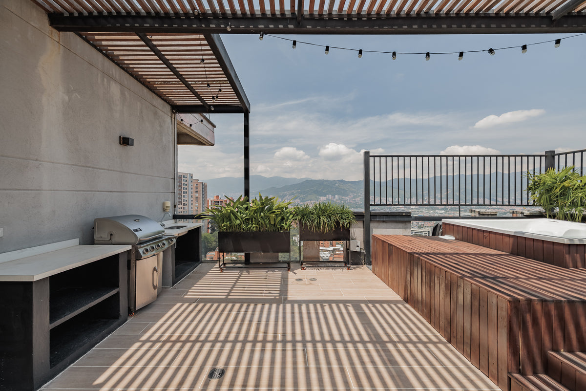 Boutique Apartment with Terrace, Vizcaya Sector, 3 BR 