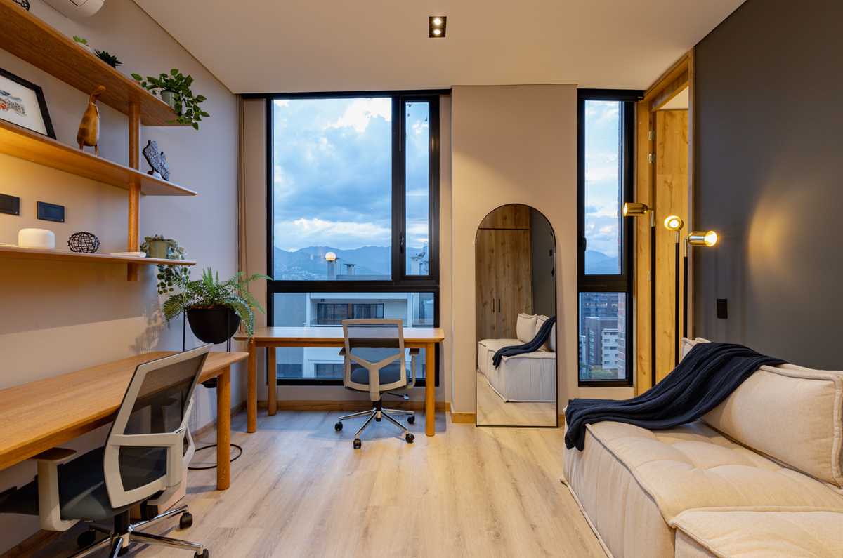 Apartamento amplio en Milla de Oro con entorno natural y excelente ubicación