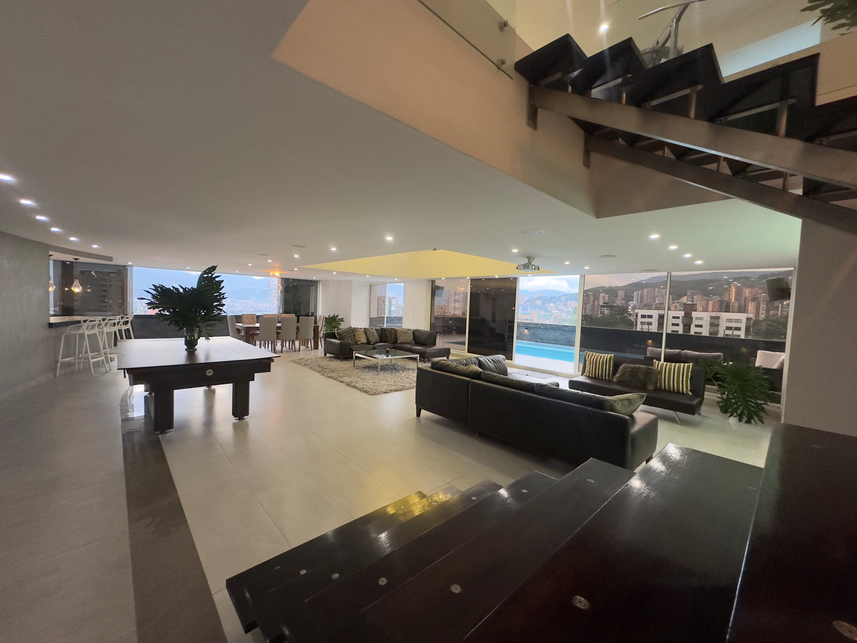 Boutique Apartment in El Poblado near El Tesoro Shopping Center 2 BR (Copy) 