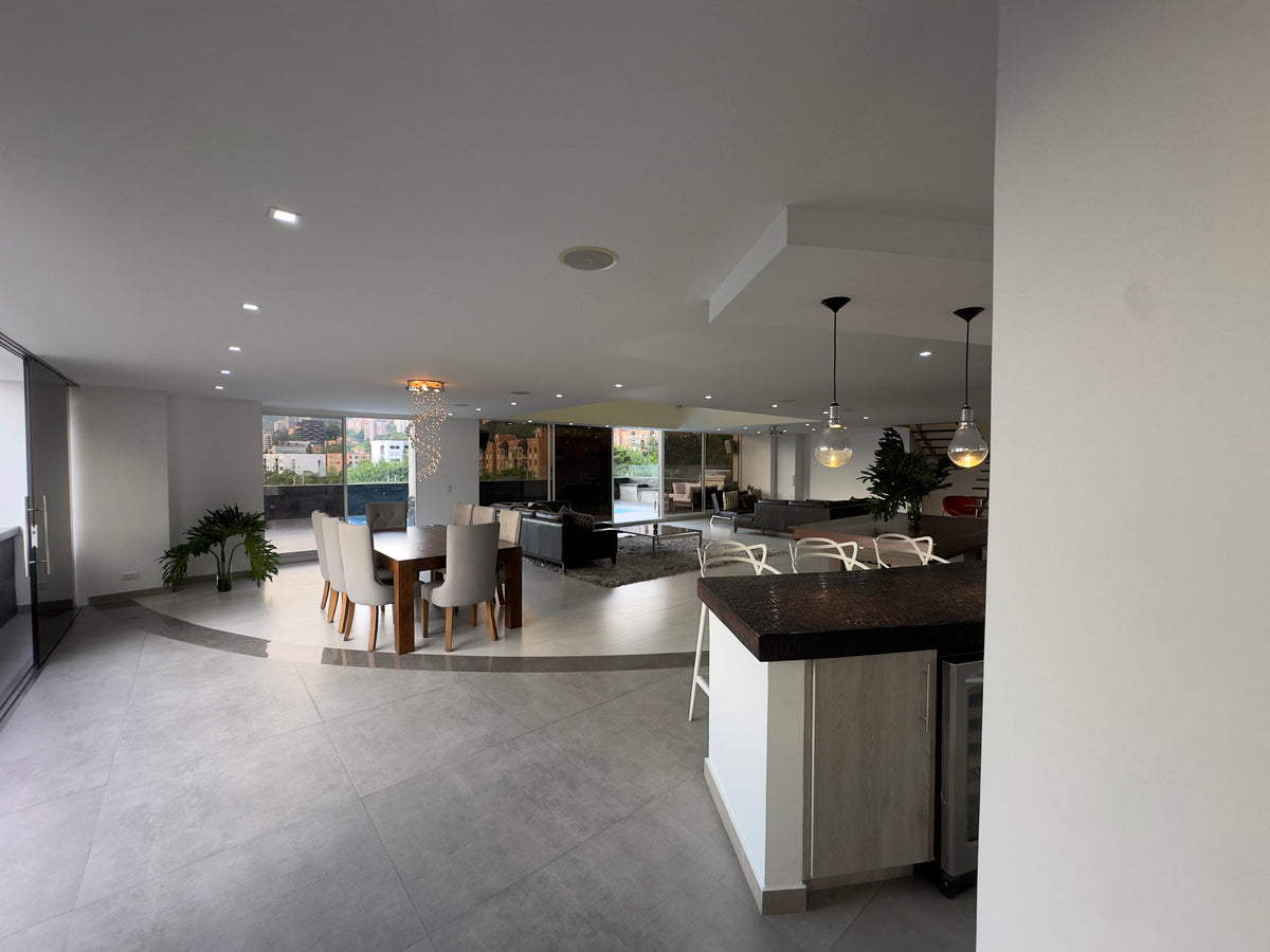 Boutique Apartment in El Poblado near El Tesoro Shopping Center 2 BR (Copy) 