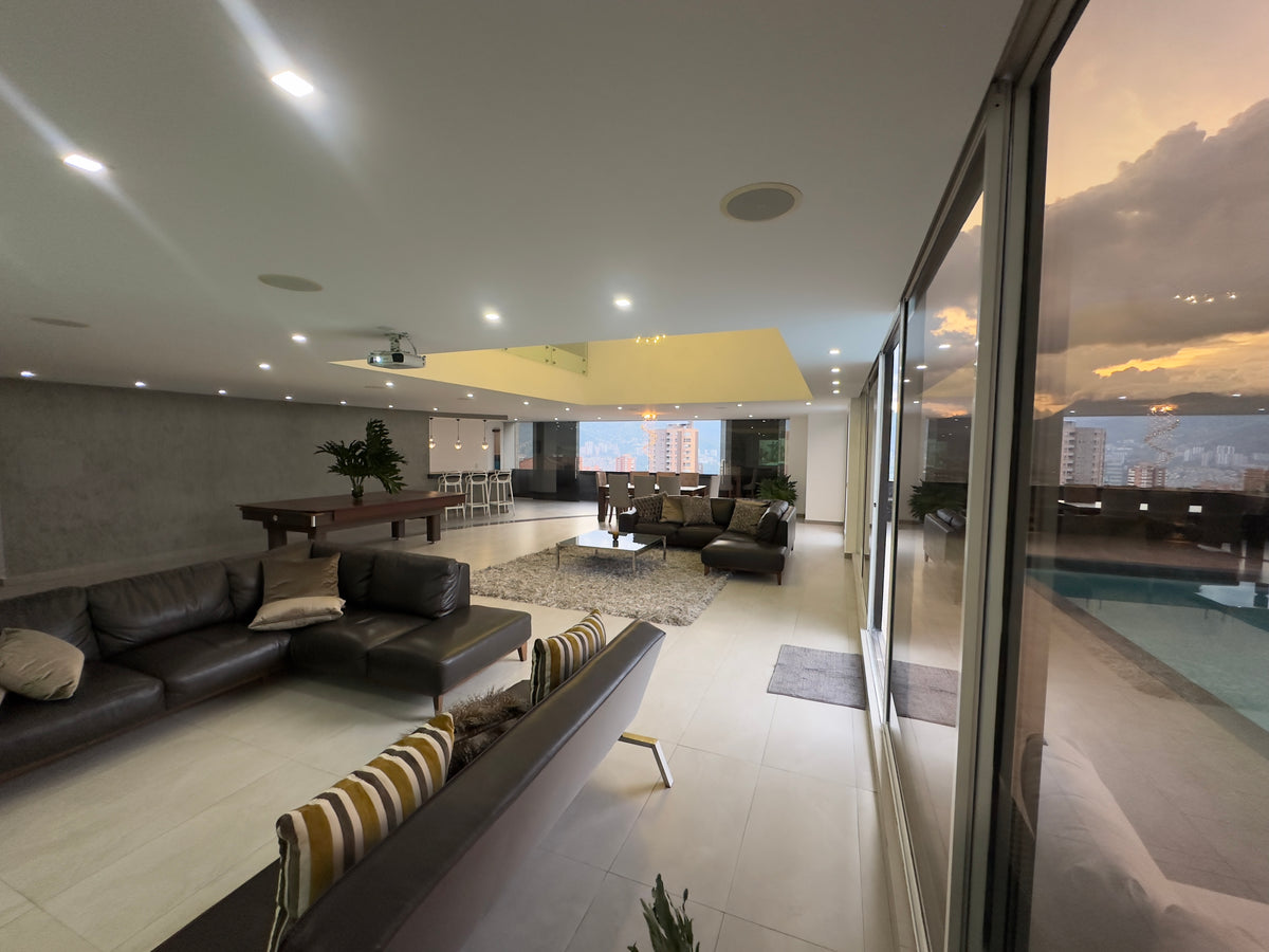 Boutique Apartment in El Poblado near El Tesoro Shopping Center 2 BR (Copy) 